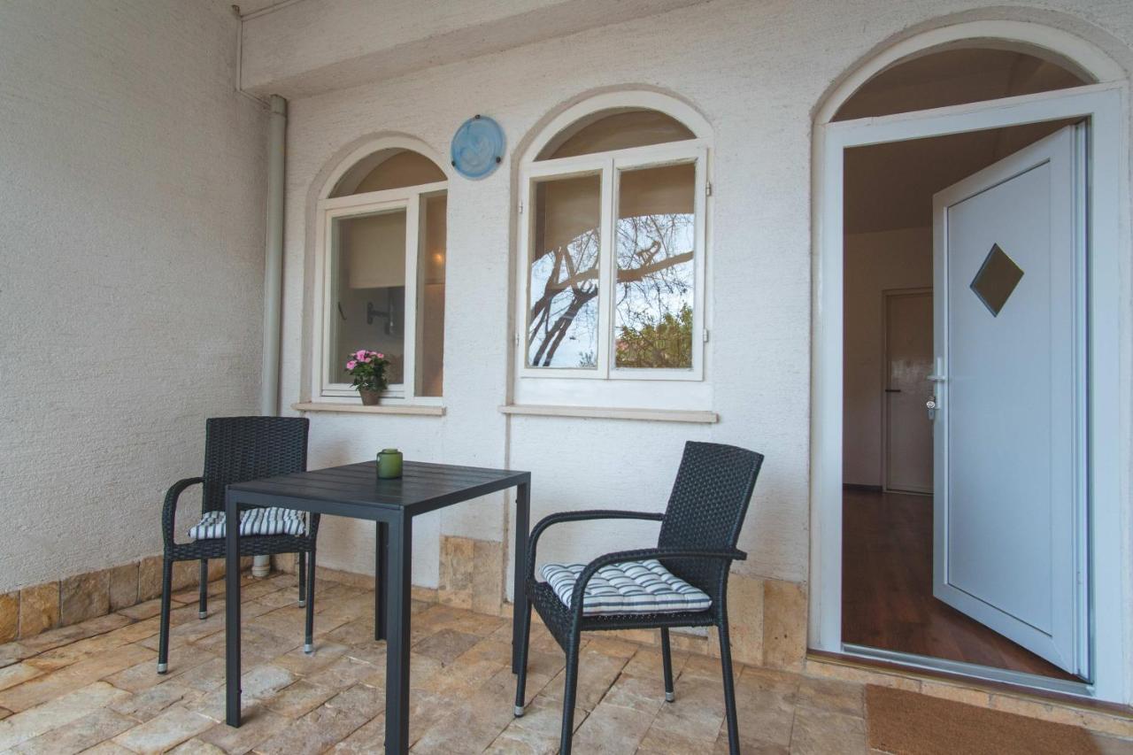 Ostaric Apartment Mandre Exterior photo