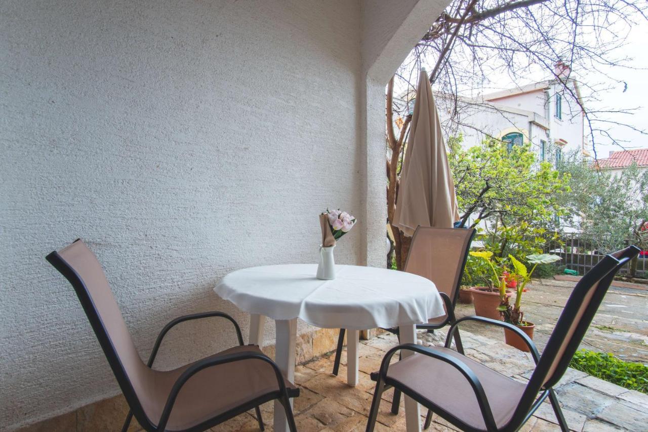 Ostaric Apartment Mandre Exterior photo