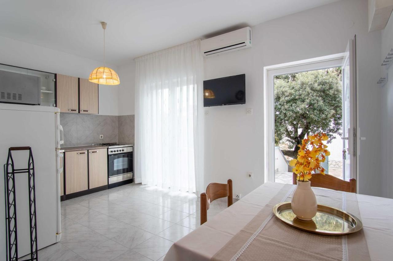 Ostaric Apartment Mandre Exterior photo